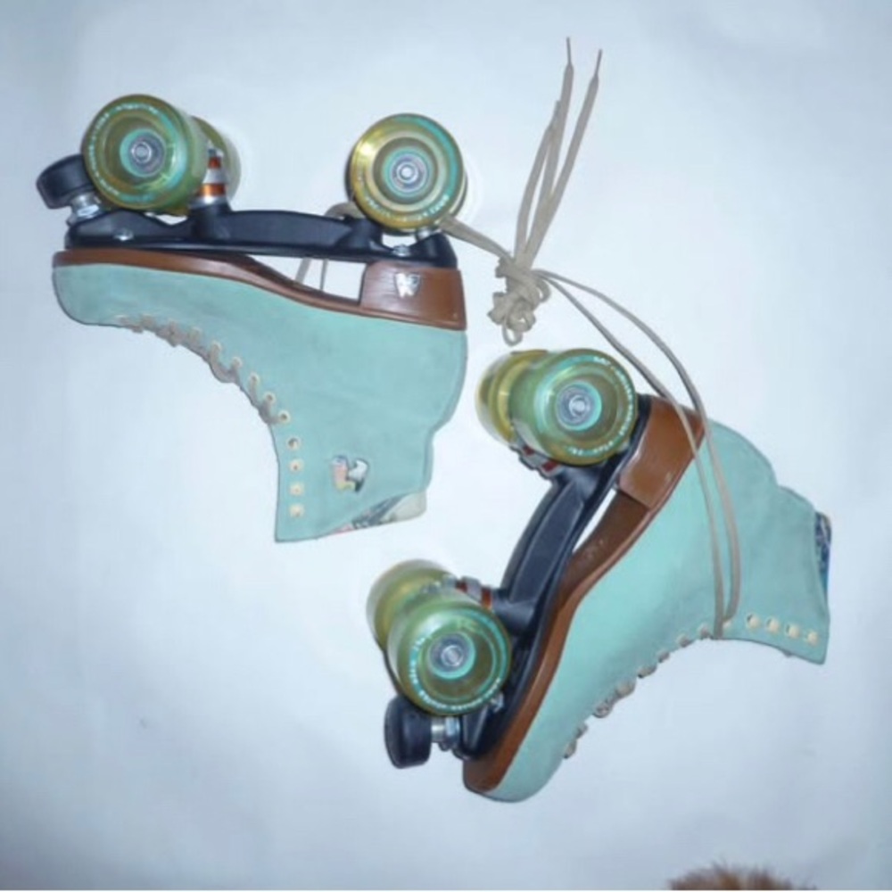 Moxi Lolly Roller Skates in mint